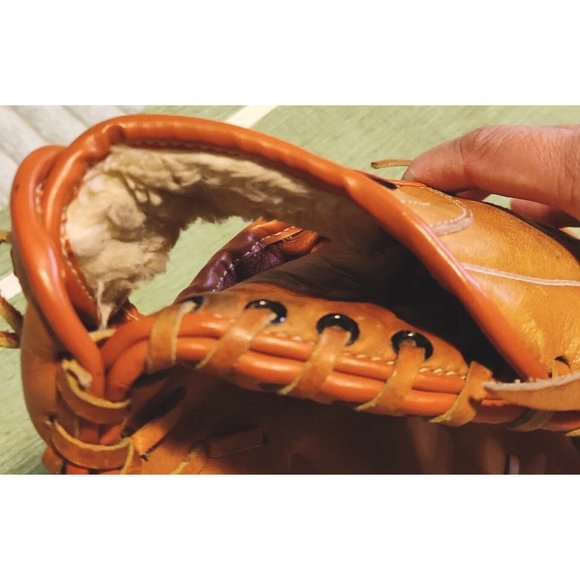 DIAMOND D4000 Professional Model RHT Mitt Baseball Glove Tan Top Grain Cowhide - Picture 5 of 13